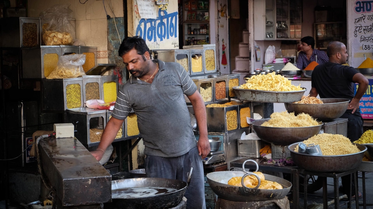 streetfood-market-udaipur-1920x1280